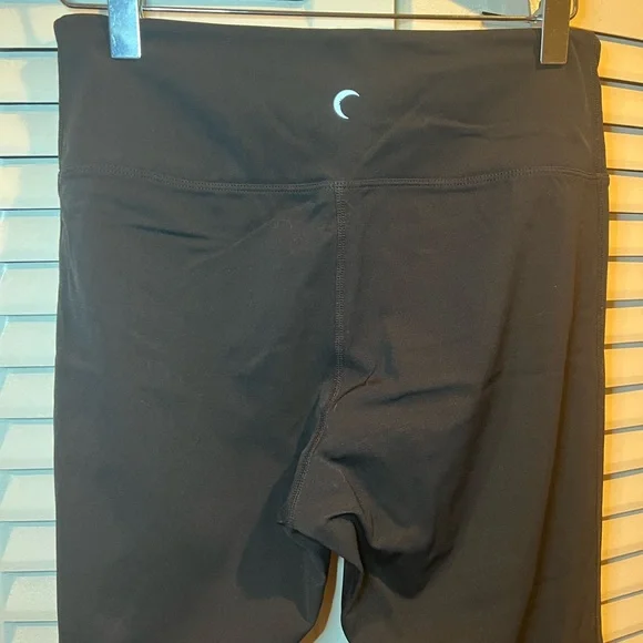 ZYIA black slash hi-rise legging - Picture 4 of 7